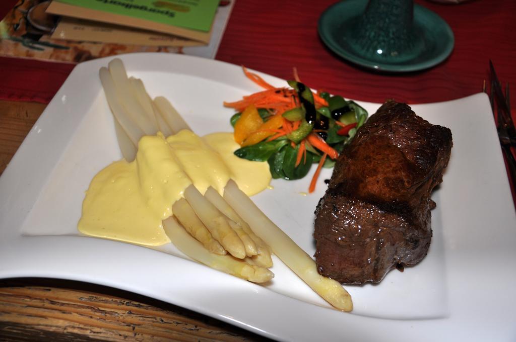Steakhouse & Pension Crazy Horse Зул Екстериор снимка