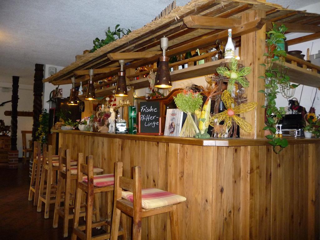 Steakhouse & Pension Crazy Horse Зул Екстериор снимка